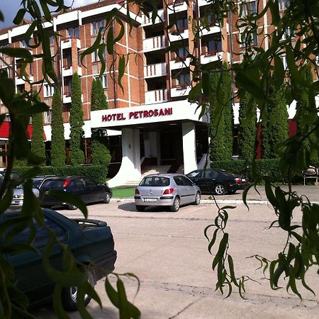 Petrosani Camere De Inchiriat - Hotel Petroshani Srl Exterior photo